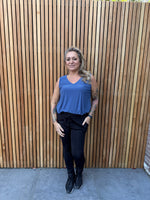 Load image into Gallery viewer, Flow Top Jeans
