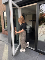 Afbeelding in Gallery-weergave laden, V-hals T-shirt zwart (ook in plussize)
