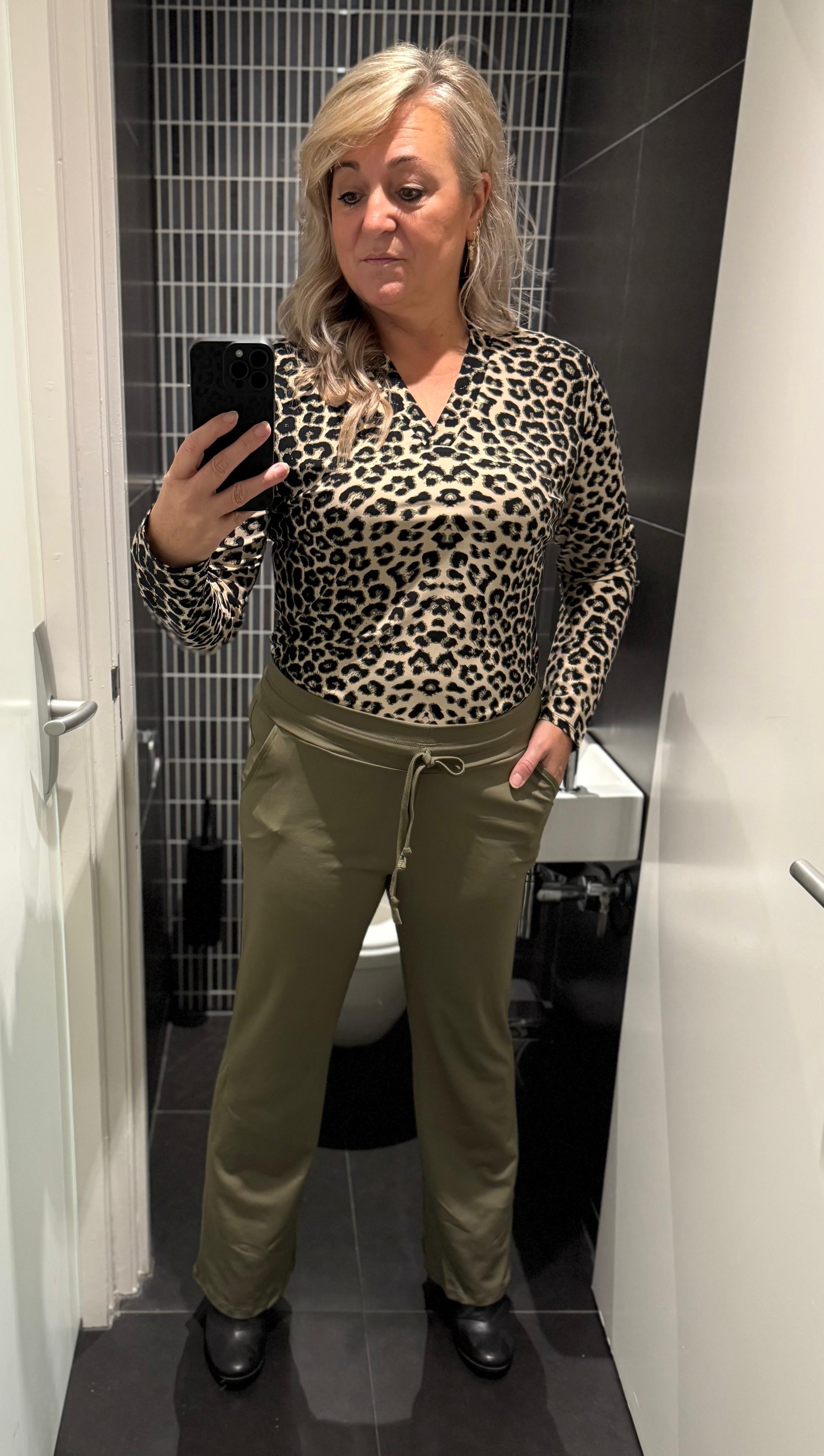 V hals beige leopard