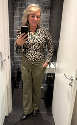 Load image into Gallery viewer, V hals beige leopard
