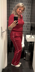 Load image into Gallery viewer, Burgundy v hals
