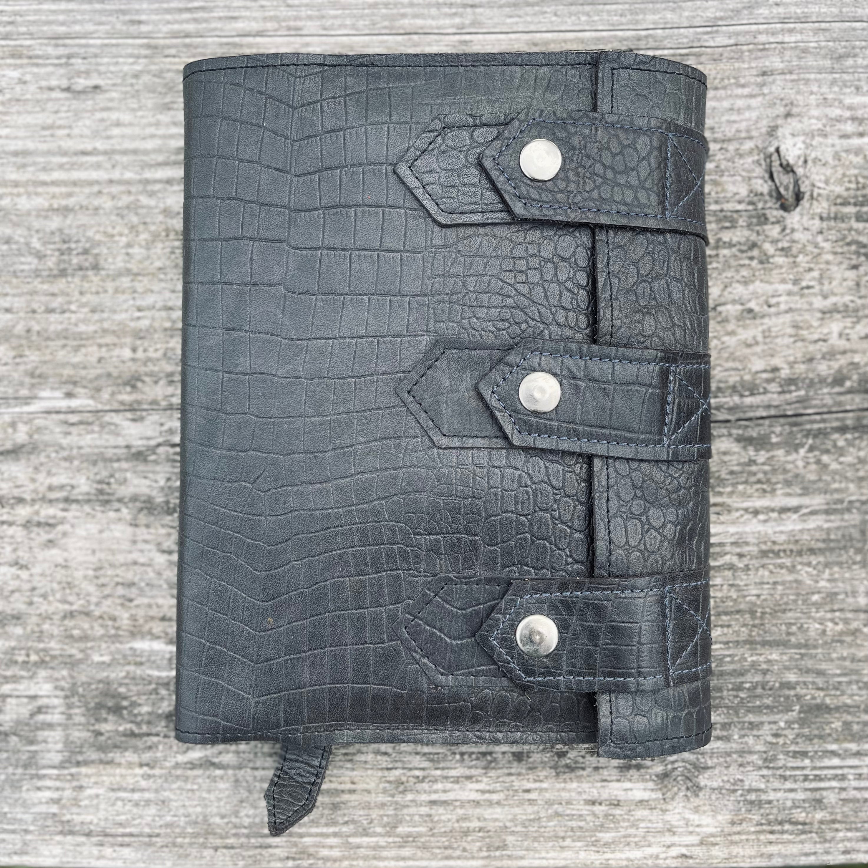 T-Book croco grey